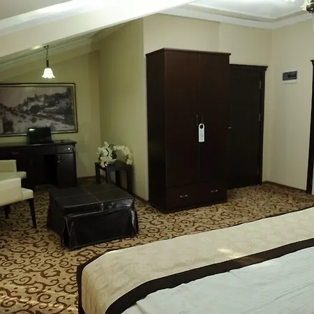 Teona Hotel 3*