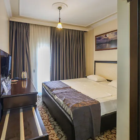 Teona Hotel 3*